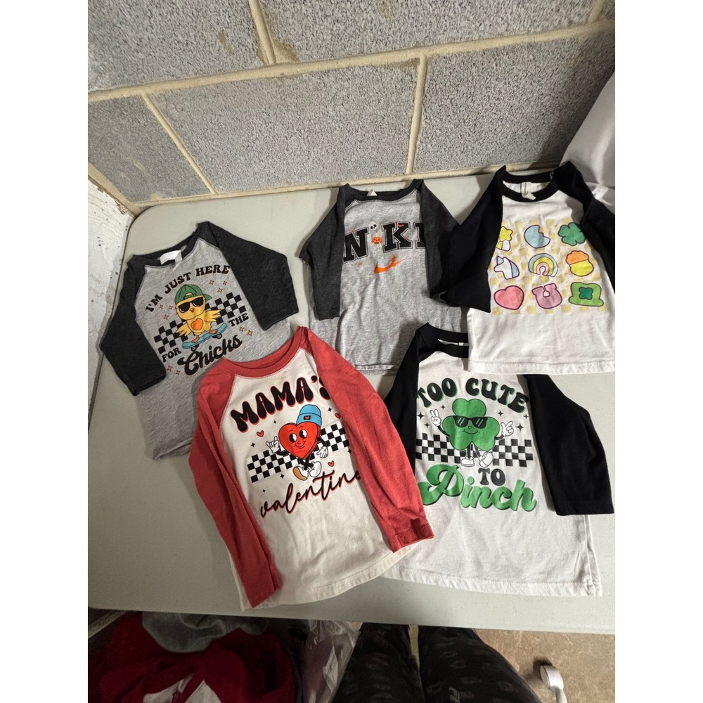 Kids Long Sleeve Graphic Holiday T-Shirts Bundle‎ Set 5pk Size 3T